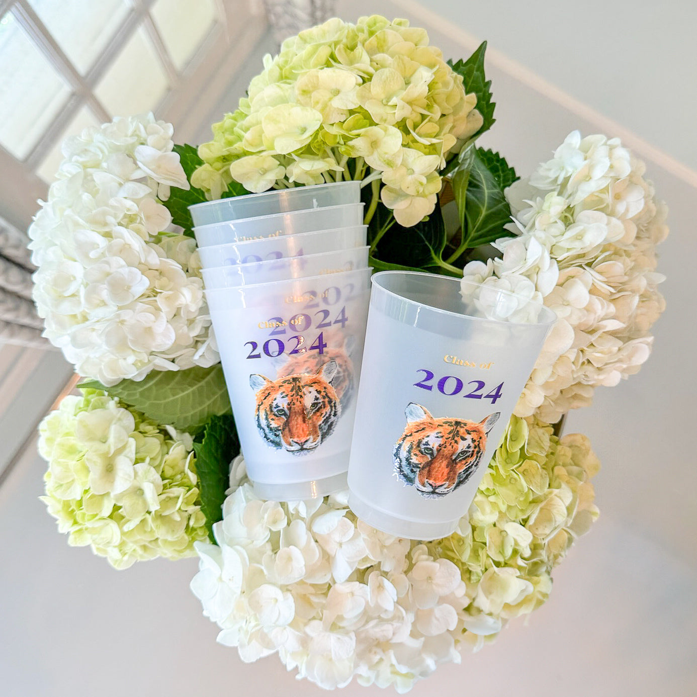 Customized plastic cups in flowers